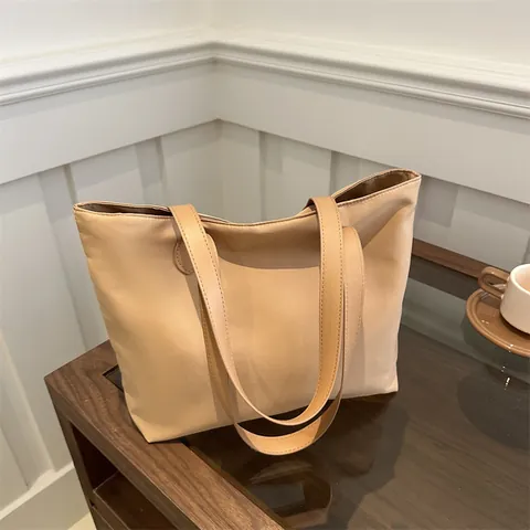 Bolso Tote Minimalista de PU Nylon para Mujer Gran Capacidad Color Sólido Cremallera Bolso de Hombro para Uso Diario Estilo Coreano