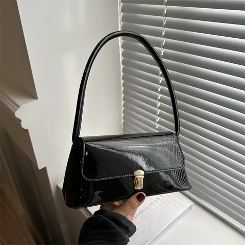 Bolso de Axila de Cuero Charolado de Nicho Francés para Mujer Vintage Brillante Bolso de Hombro con Hebilla de Metal Color Sólido