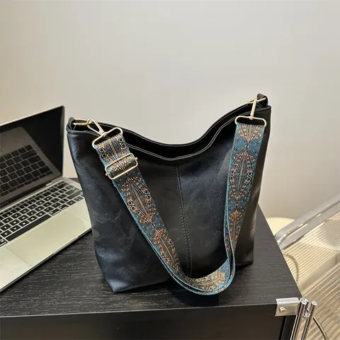 Borsa Tote Donna in Pelle PU Grande Capacità Moda Etnica Bohemien Tracolla Larga Borsa a Spalla Hobo Pendolare Quotidiana