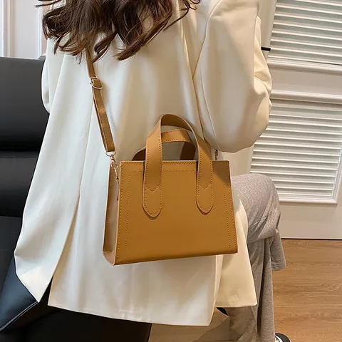 Women Minimalist PU Leather Shoulder Bag Large Capacity Commuter Handbag With Adjustable Strap Daily Fashion Square Bag