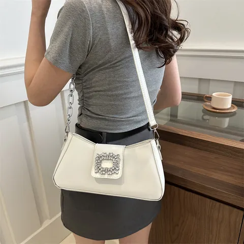 Borsa Sottobraccio in Ecopelle da Donna Fibbia Quadrata di Strass Catena Argentata Tracolla Chic Baguette per Party