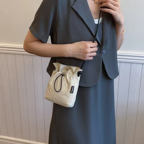 Damen Leichte Nylon Handy Umhängetasche Mini Kordelzug Schultertasche Kleine Mode Lässige Handtasche Für Den Täglichen Gebrauch