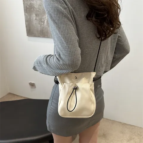 Dames Mini Nylon Oxford Doek Crossbodytas Casual Kleine Trekkoord Telefoontas Met Enkele Touwriem Lichtgewicht Schoudertas