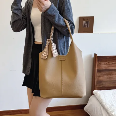 Women Large Capacity Lychee Pattern PU Leather Tote Bag With Satin Scarf Urban Minimalist Commuter Shoulder Bag