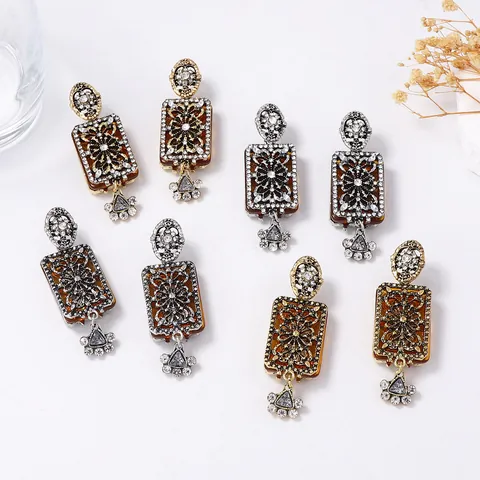 Vintage Baroque Floral Dangle Earrings Alloy Rhinestone Resin Hollow Out Bohemian Palace Style Women Jewelry Accessories