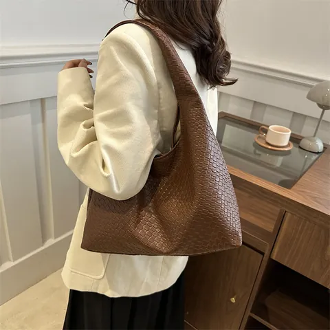 Geweven PU Leer Hobo Schoudertas Vrouwen Grote Capaciteit Intrecciato Tote Bag Retro Minimalistisch Woon-werkverkeer Handtas