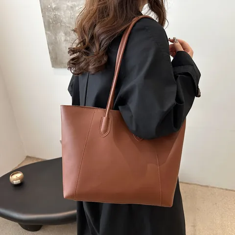 Borsa Tote da Donna Grande Capacità Minimalista in Pelle PU Borsa a Tracolla Retro Handbag con Ciondolo Mostro di Peluche