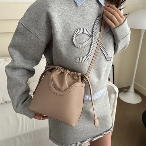 Vintage Beuteltasche Aus PU-Leder Für Damen Mode Kordelzug Schulter Umhängetasche Retro Urban Minimalistischen Stil Handtasche
