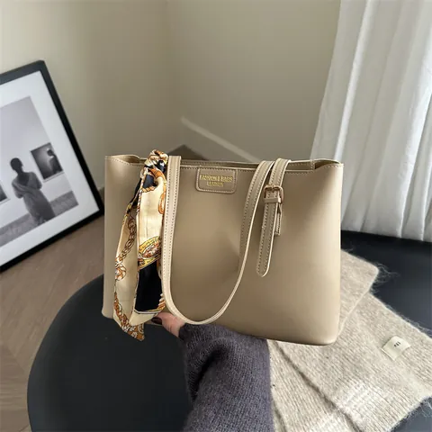 Bolso Tote de Cuero PU para Mujer con Pañuelo de Satén Minimalista Gran Capacidad Bolso de Hombro para Viaje Diario Oficina