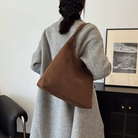 Ensemble Sac Cabas en Velours de Suède Grande Capacité pour Femmes Sac à Épaule Hobo Minimaliste Avec Pochette Assortie