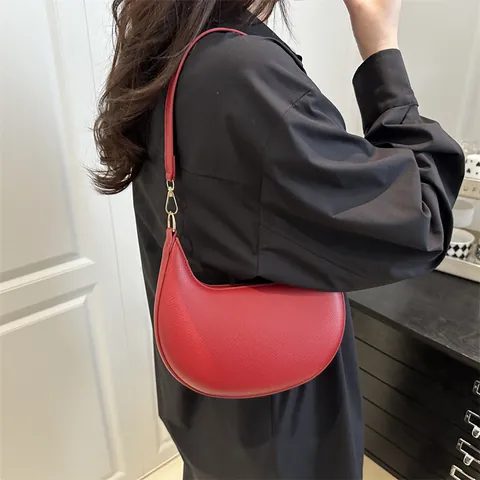 Women Minimalist Pebbled PU Leather Crescent Hobo Underarm Bag Gold Hardware Zipper Shoulder Bag Daily Commute