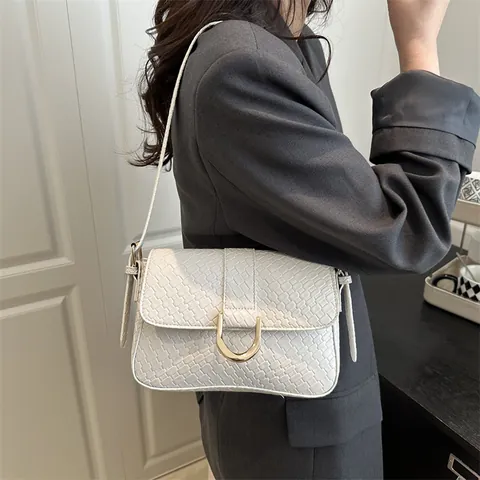 Vintage PU Leather Woven Pattern Shoulder Bag For Women Fashion Underarm Crossbody Bag With Golden Buckle Elegant Handbag
