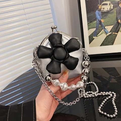 Women's Mini 3D Flower Crossbody Bag PU Leather Kiss-Lock Shell Shoulder Bag With Faux Pearl Metal Chain Strap For Girls