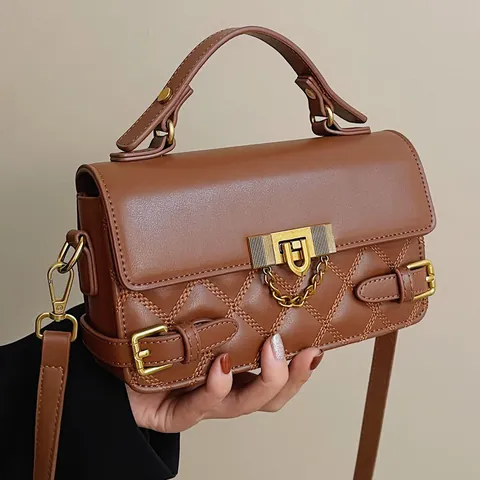 Bolso Acolchado De Cuero PU Bolso Cuadrado Pequeño De Hombro Y Bandolera Con Cadena Dorada Para Mujer Estilo Retro Diario