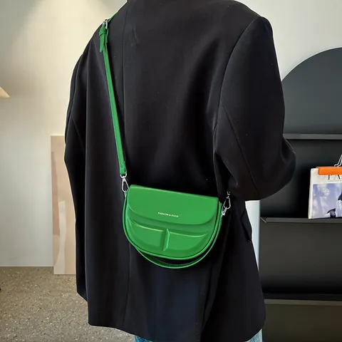 Damen Mode PU Leder Satteltasche Stilvolle Umhängetasche Mit Tragegriff Klappverschluss Geometrisches Design Handtasche