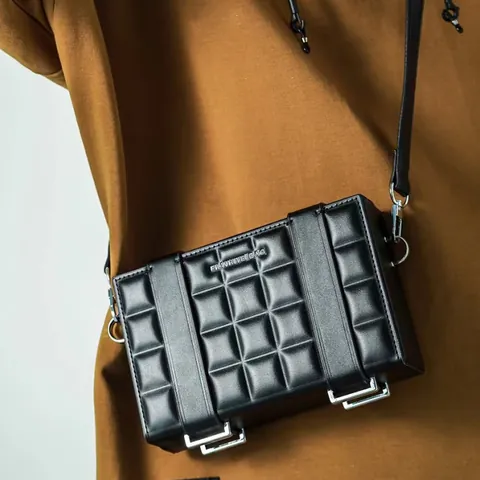 Unisex Quilted PU Leather Box Crossbody Bag Modern Minimalist Chocolate Grid Mini Shoulder Bag With Adjustable Strap