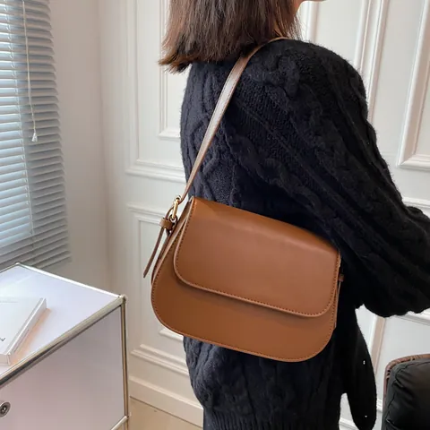 Borsa a Sella Minimalista da Donna in Pelle PU Retrò Patta Semitonda Borsa a Tracolla Quotidiana Versatile Borsa a Spalla