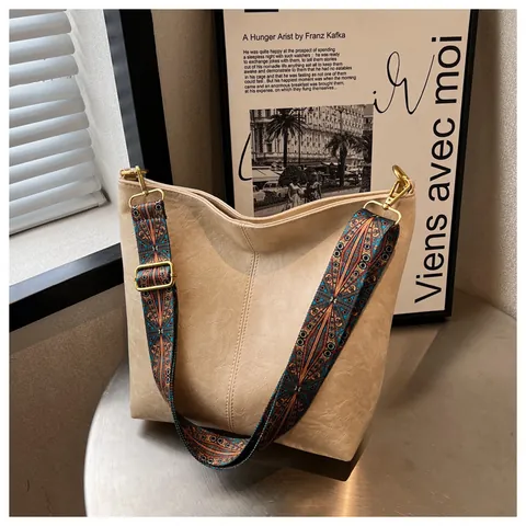 Women's Large Capacity PU Leather Hobo Bag With Ethnic Pattern Wide Shoulder Strap Vintage Commuting Tote Crossbody Bag