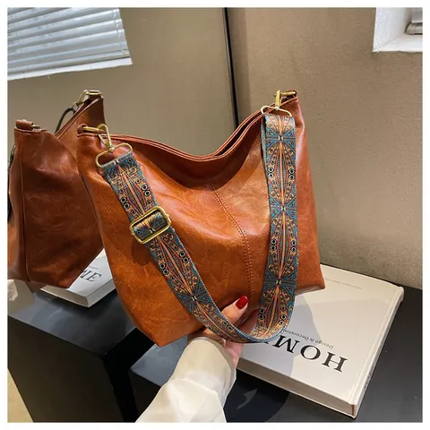 Women's Large Capacity PU Leather Hobo Bag With Ethnic Pattern Wide Shoulder Strap Vintage Commuting Tote Crossbody Bag