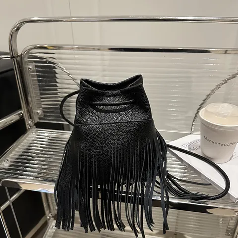 Women Retro Tassel Fringe Bucket Bag PU Leather Lychee Grain Shoulder Crossbody Bag Bohemian Style Daily Matching Fashion Purse