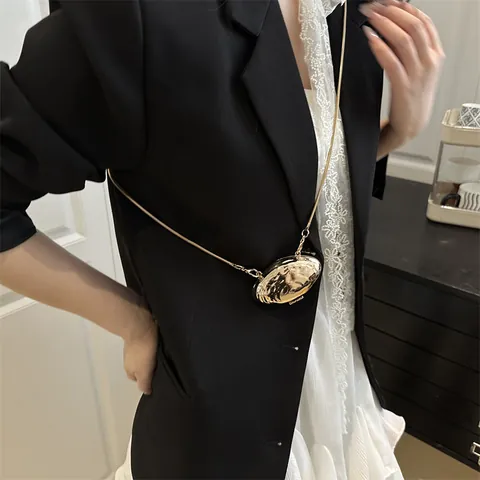 Borsa a Tracolla da Donna Mini in Metallo a Forma di Conchiglia Texture Martellata in Lega Borsa a Spalla Rigida Con Catena a Serpente per Feste Serali