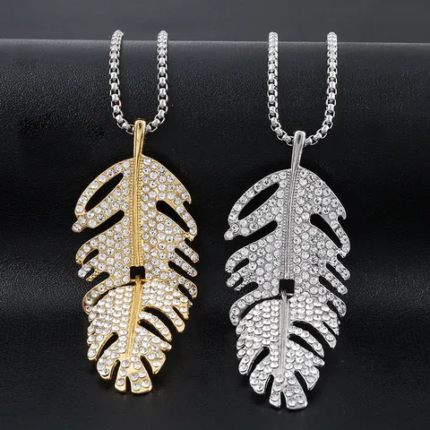 Collier Pendentif Plume Feuille Bohémienne Incrusté de Strass Alliage d'Acier au Titane Chaîne Longue Bijoux Élégants pour Femmes