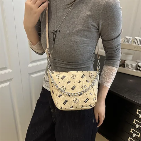 Women Casual PU Leather Cartoon Bear Print Crossbody Bag With Metal Chain Litchi Grain Shoulder Bag For Daily Streetwear