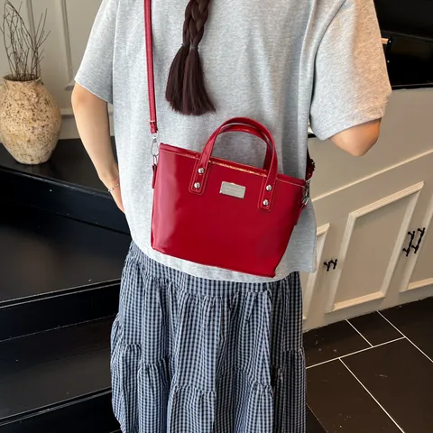 Sac à Main Femme en Cuir Verni Brillant Avec Nœud en Dentelle Charme Künstliche Perle Petit Sac à Main Bandoulière Réglable
