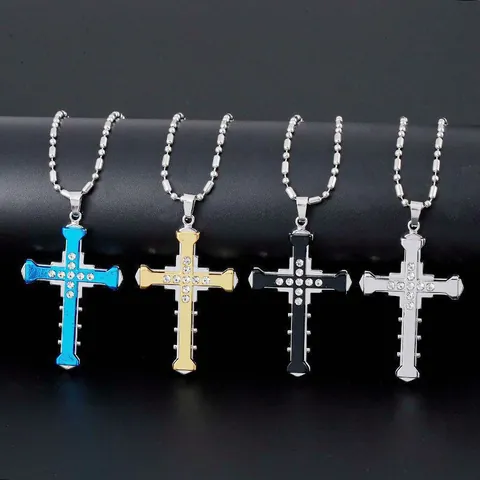 Collier Pendentif Croix en Acier Inoxydable pour Hommes Femmes Hip Hop Punk Zirconium Incrusté Bijoux en Alliage Collier de Croix Personnalisé pour Fête Cadeau Quotidien