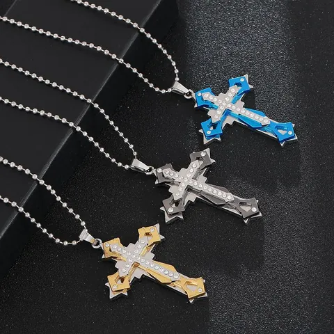 Collier Pendentif Croix Triple Couche Rétro Avec Strass Pendentif en Alliage Chaîne en Acier Titane Bijoux Religieux Hip Hop