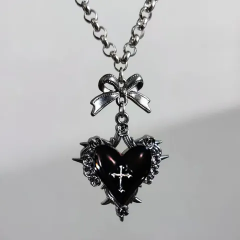 Collier Cœur Gothique Nœud Croix Pour Femmes Hommes Vintage Punk Chaîne En Acier Titane Alliage Émail Rose Épines Pendentif Bijoux