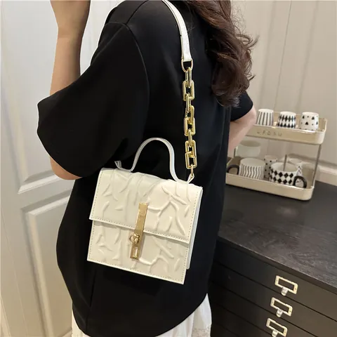 Women Fashion Shoulder Bag 3D Embossed Pattern Gold Chain PU Leather Crossbody Handbag Square Clutch Elegant Style Purse