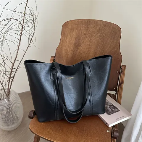 Borsa Tote in Pelle PU Vintage Grande Capacità Minimalista Borsa a Tracolla Scritte Dorate Borsa per Pendolari per Donna