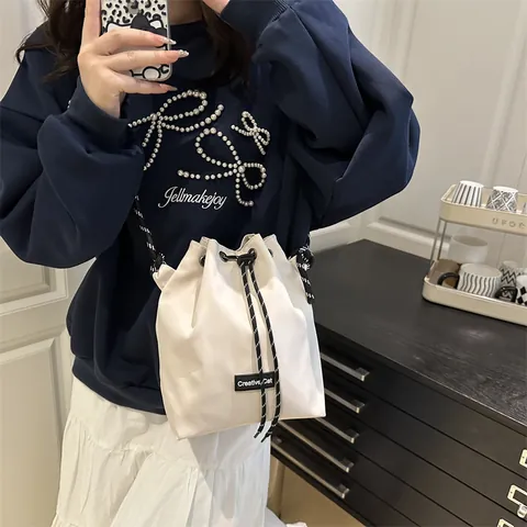 Minimalistische Nylon Beuteltasche Mit Kordelzug Modische Geflochtene Seilriemen Umhängetasche Streetwear Lässige Umhängetasche Für Damen Herren