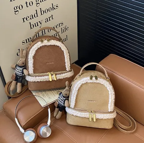 Damen Mode Plüsch Wildleder Mini Rucksack Vintage Kunstpelz Besatz Lässiger Kleiner Schulranzen Mit Hasenanhänger Für Mädchen