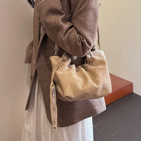 Damen Falten Wolke Beuteltasche Wildleder Handtasche Mit Silbernem Ringgriff Große Kapazität Umhängetasche Für Damen