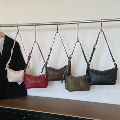 Borsa a Tracolla da Donna in Pelle PU Vintage Borsa Hobo Retro Con Pendente a Stella Tracolla Regolabile Borsa Sottoascellare