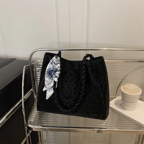 Borsa Tote da Donna Vintage con Stampa Leopardata in Pelle PU Grande Capacità Borsa a Tracolla Con Manico Intrecciato Sciarpa di Seta Decorativa Casual Pendolare Moda Borsa a Mano