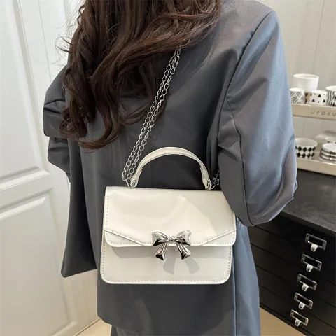 Dames PU Leer Strik Vierkante Crossbody Tas Met Metalen Ketting Kleine Handtas Voor Dagelijks Feest Trendy Zoete Schoudertas