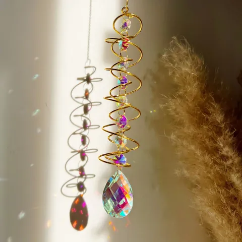 Captador de Sol de Cristal en Espiral de Metal Prisma Creador de Arco Iris Adorno Colgante para Ventana Jardín Patio Exterior Decoración del Hogar Colgante de Gota Corazón Bola