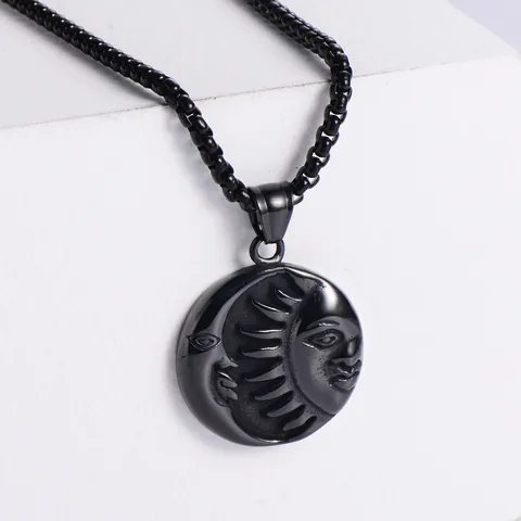 Sonne Mond Anhänger Halskette 316L Edelstahl Gesicht Relief Rund Retro Punk Gothic Mystischer Schmuck Unisex