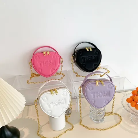 Borsa da Donna alla Moda a Forma di Cuore in Pelle PU Mini Tracolla con Catena in Metallo e Cerniera Stile Dolce Quotidiano