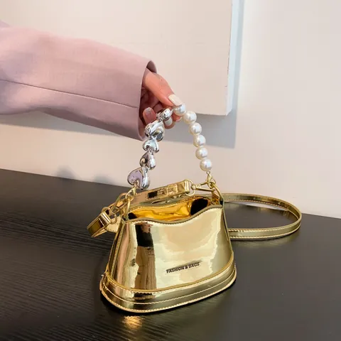 Borsa a Secchiello in Pelle Verniciata Metallizzata Mini da Donna Con Manico in Künstliche Perle Catena a Cuore Borsa a Tracolla Decorativa Elegante