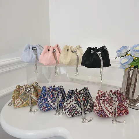 Borsa a Secchiello Intrecciata Etnica da Donna Motivo Geometrico in Cotone e Lino Borsa a Mano Con Coulisse Con Tracolla a Catena Argentata e Decorazione di Künstliche Perle