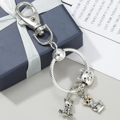 Cute Cat Pendant Metal Keychain For Women DIY Bag Charm Silver Plated Alloy Snake Chain Key Ring Car Accessories Decorative Gift