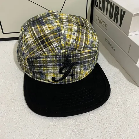 Gorra de Béisbol Retro a Cuadros de Ala Plana Para Hombre Mujer Estilo Hip Hop Americano 5 Paneles Bordado de Letras Gorra de Sol