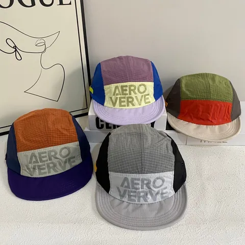 Cappello da Campeggio a 5 Pannelli Patchwork All'aperto Asciugatura Rapida Stampa di Lettere Tesa Corta Berretto da Baseball per Uomo Donna Protezione Solare Berretto Sportivo