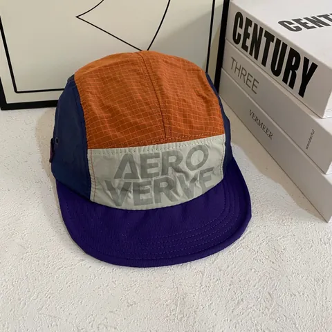 Cappello da Campeggio a 5 Pannelli Patchwork All'aperto Asciugatura Rapida Stampa di Lettere Tesa Corta Berretto da Baseball per Uomo Donna Protezione Solare Berretto Sportivo