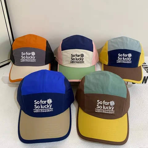 Cappello Camper a 5 Pannelli Unisex Color Block in Nylon a Rapida Asciugatura Con Ricamo a Quadrifoglio per Protezione Solare da Viaggio all'Aperto