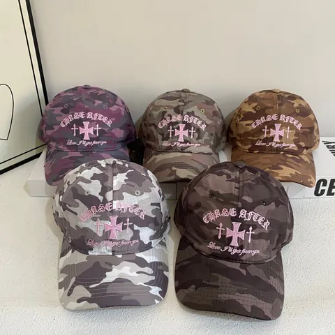 Berretto da Baseball Mimetico Vintage da Donna Ricamo Rosa Croce Lettere Protezione Solare Streetwear Moda Cappello Regolabile